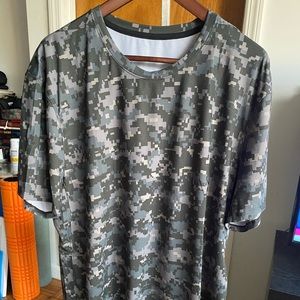 Lululemon shirt with SILVERESCENT XL